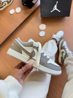 Jordan 23 Linha Luxo Cinza/Branco - comprar online