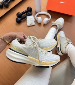 Imagem do Zoom X Invincible run 3 Off/Amarelo