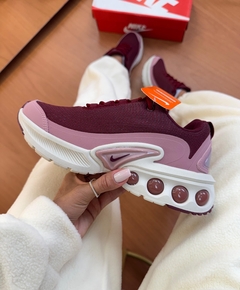 Air Max DN Bordô/Off - Gabi Soares Calçados