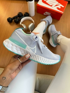 Infinity react Cinza/Verde - comprar online