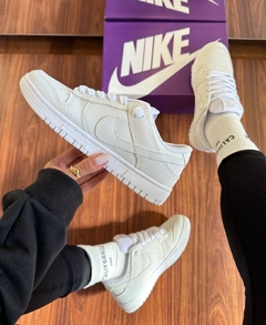 Dunk Low Branco - Gabi Soares Calçados