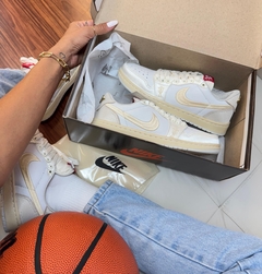 Imagem do Jordan Low x Travis Ouro