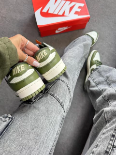 Dunk Low Verde Militar - Gabi Soares Calçados
