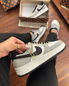 AF x LV Preto na internet