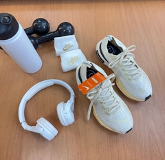 Zoom X Invincible run 3 Off/Amarelo na internet