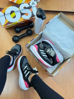 Ultra Boost Preto Collors - Gabi Soares Calçados