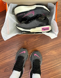 Zoom X Invincible run 3 Preto/Rosa - loja online