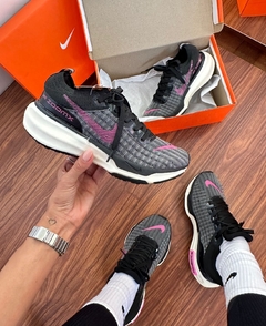 Zoom X Invincible run 3 Preto/Rosa