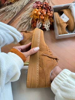 Air Force F1 Camurça Caramelo Whisk - loja online