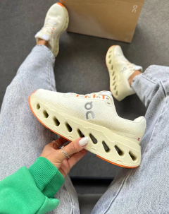 On Cloud Eclipse 2 Off/Laranja - Gabi Soares Calçados