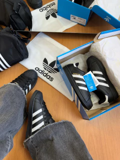 Super Star Preto/Branco na internet