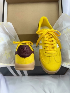 Gazelle Amarelo na internet