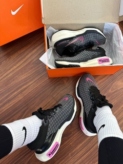 Zoom X Invincible run 3 Preto/Rosa na internet