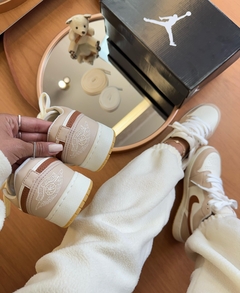 Jordan 23 Linha Luxo Creme/Branco/Marrom na internet