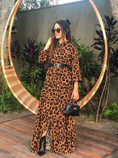 Raquel's Safari Chic: Vestido Chemise Manga Longa em Animal Print - comprar online