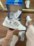 Forum Velcro Branco Cinza