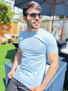 CAMISETA BÁSICA AZUL CLARO