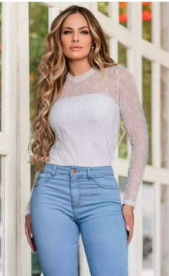 CALÇA FLARE BIOTIPO na internet