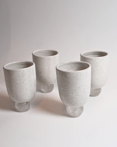 Conjunto Jarra de Cerâmica Casulo - 4 copos Casulo Pedra Cristal - Cerâmica Carol Viana