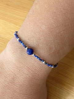 PULSEIRA CRISTAIS E BOLA LÁPIS LAZÚLI EM AÇO INOX - comprar online