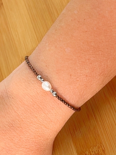 Pulseira cristais com pérola de água doce em aço inox - comprar online