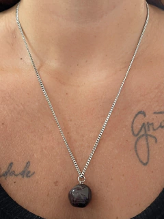 COLAR PEDRA GRANADA EM AÇO INOX - comprar online