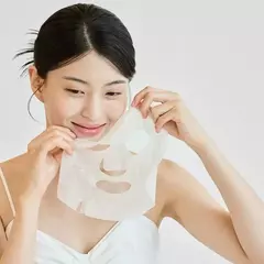 SKIN1004 - MADAGASCAR CENTELLA TONE BRIGHTENING GLOW MASK x 1u - Balsu