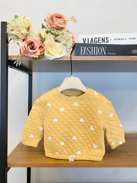 Blusa Matelassê Infantil Amarelo Mostarda com Corações
