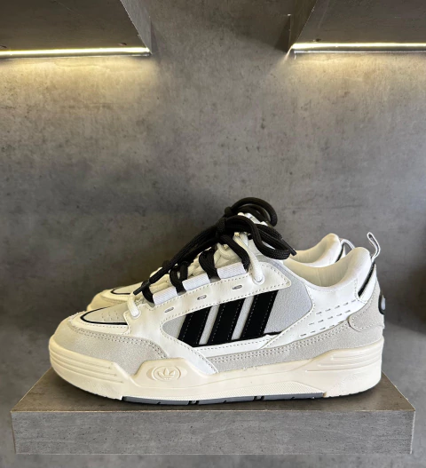 Adi 2000 beige/black - comprar online