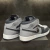 Nike Jordan 1 mid grey en internet