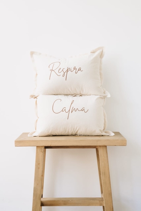 Almohadón en Tusor Calma/Respira Natural - comprar online