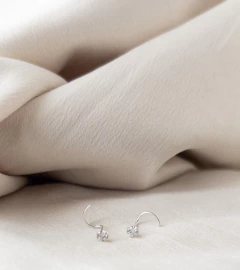 Piercing de Nariz 2mm Ponto de Luz Prata 925 na internet