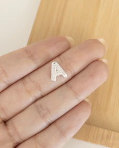 Pingente Letra Inicial Caixa Alta Cravejado Vazado Prata 925 - comprar online