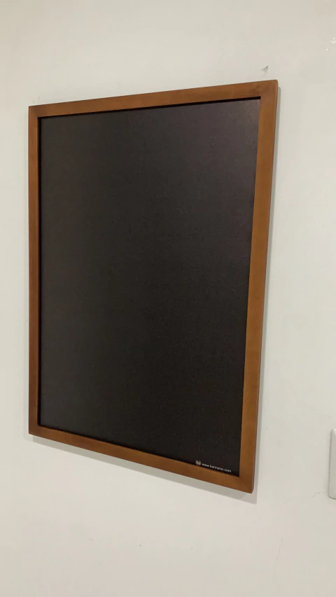 Cuadro Magnetico 36 x 50 cm. Fondo Negro - comprar en línea