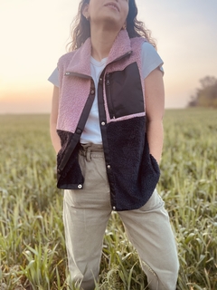 Chaleco patch rosa vintage y azul marino - comprar online