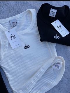 2x1 EN MUSCULOSAS ALO YOGA - tienda online