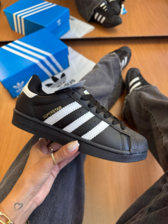 Imagen de ADIDAS SAMBA PRINT + ADIDAS SUPERSTAR DE REGALO