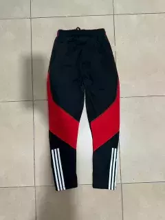 BUZO Y PANTALON + CAMISETA TITULAR DE RIVER PLATE DE REGALO en internet