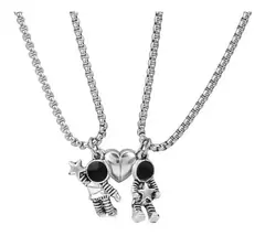 Collar Astronauta Magnetico Con Cajita De Regalo en internet