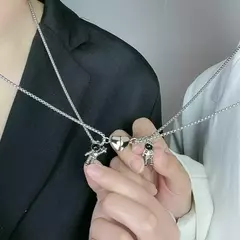 Collar Astronauta Magnetico Con Cajita De Regalo - tienda online