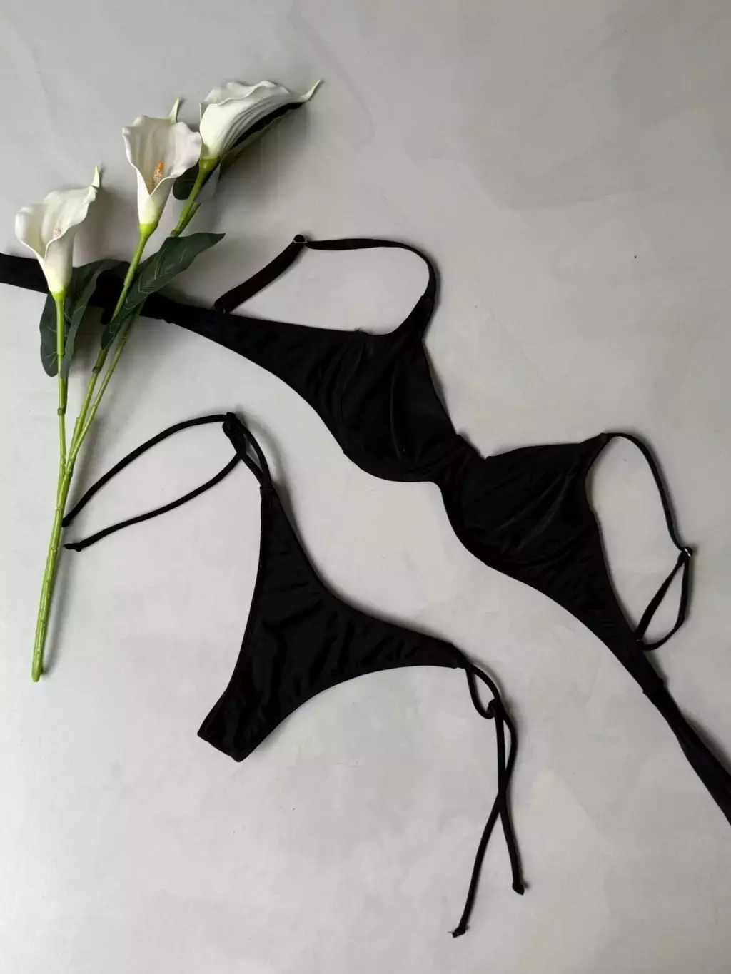 BIKINI CON ARO "ATENEA" NEGRO