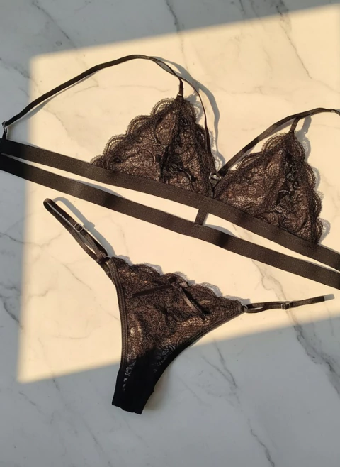 Conjunto bralette de puntilla con cintura doble con detalle en escote - comprar online