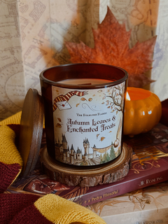 Vela Autumn Leaves & Enchanted Treats na internet