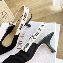 Sapato Dior preto salto 6,5
