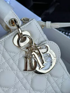 Bolsa Christian Dior mini off white - Elegância e Você