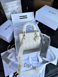 Bolsa Christian Dior mini off white na internet