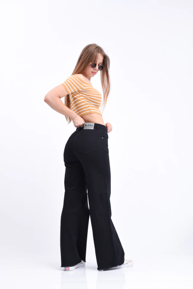 Imagen de Jean Wide Leg Negro estático localizado