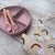 PLATO TRIPLE ROSA + BABERO UNICORNIO - Popstore