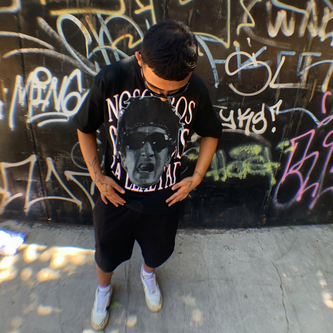 Remera Oversize NEGRA Nosotros somos la lealtad - comprar online