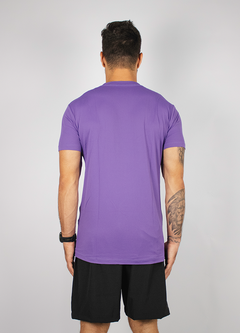 CAMISETA SPORT VIOLETA UV50+ - Volk Confecções | Peças lisas à pronta entrega